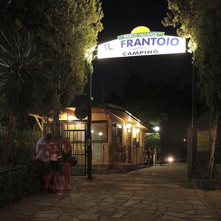 Il Frantoio Camping San Bartolomeo Al Mare Exterior foto