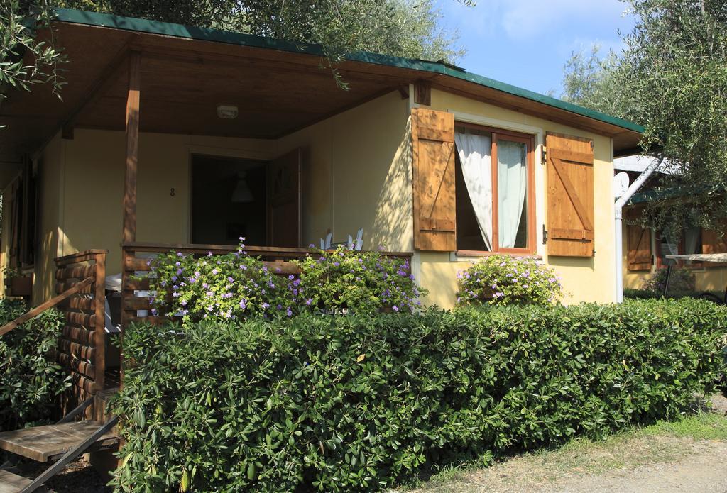 Il Frantoio Camping San Bartolomeo Al Mare Habitación foto